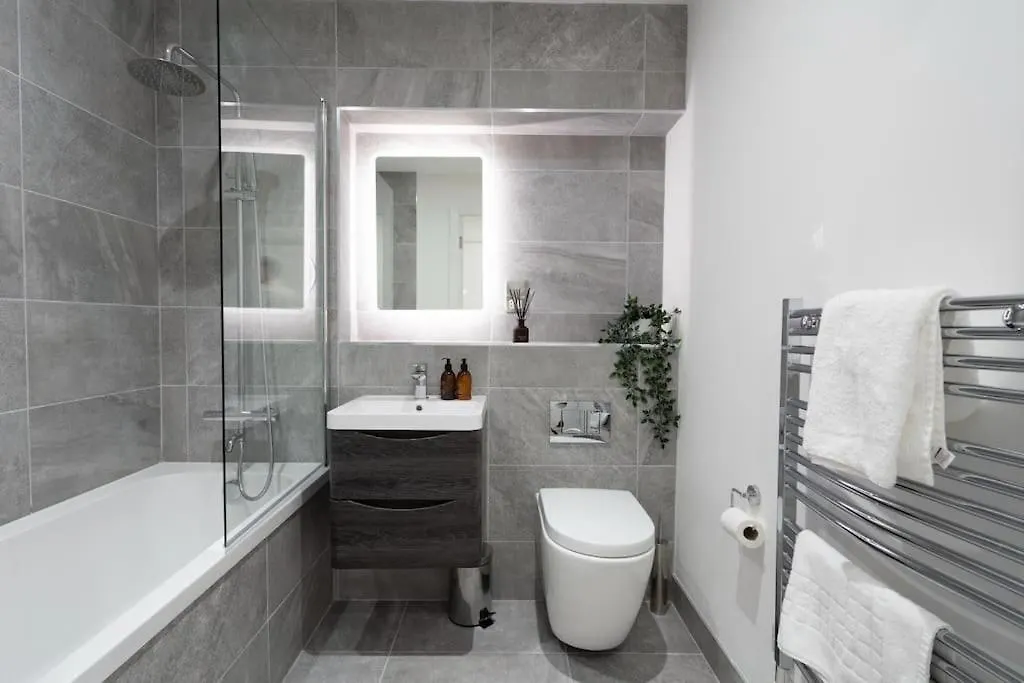 City Centre Apt - Sleeps 6 - Heart Of Belfast Apartment