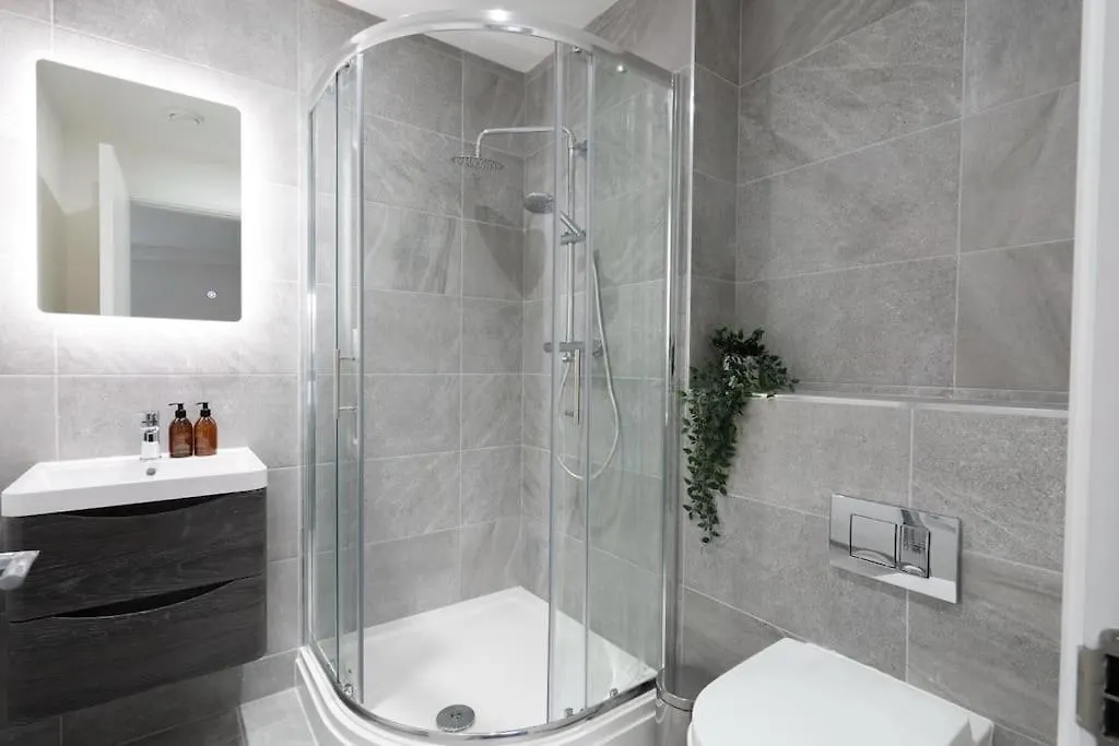 City Centre Apt - Sleeps 6 - Heart Of Belfast Apartment United Kingdom
